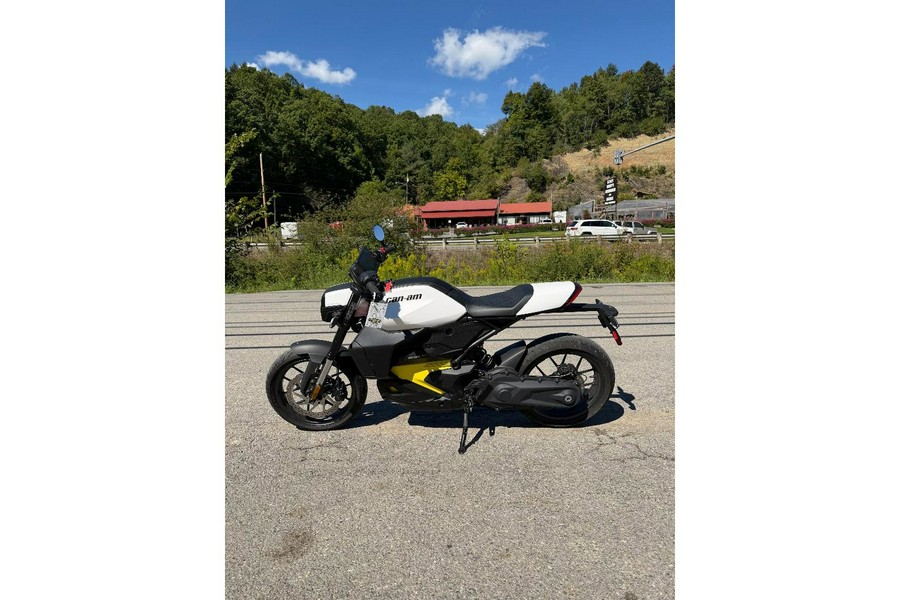 2025 Pulse - Can-Am