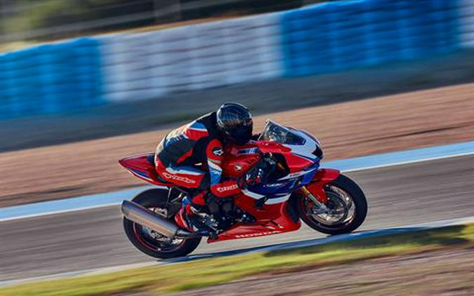 2025 Honda CBR1000RR-R Fireblade SP