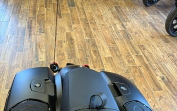 2025 Indian Chieftain Dark Horse w/PowerBand Audio Black S