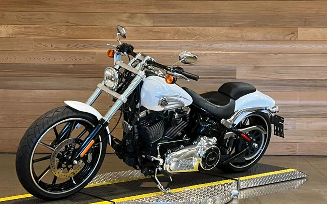 2016 Harley-Davidson Breakout®