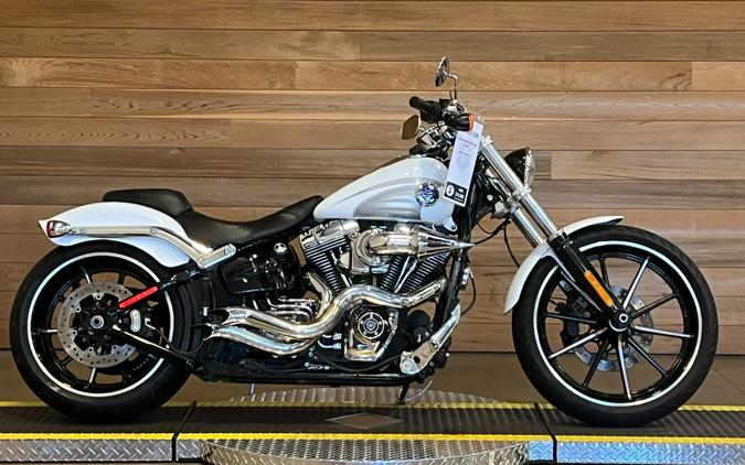 2016 Harley-Davidson Breakout®