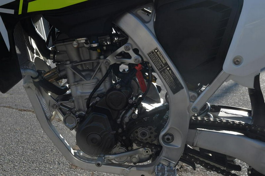 2025 Triumph TF 250-X Jet Black/Pure White