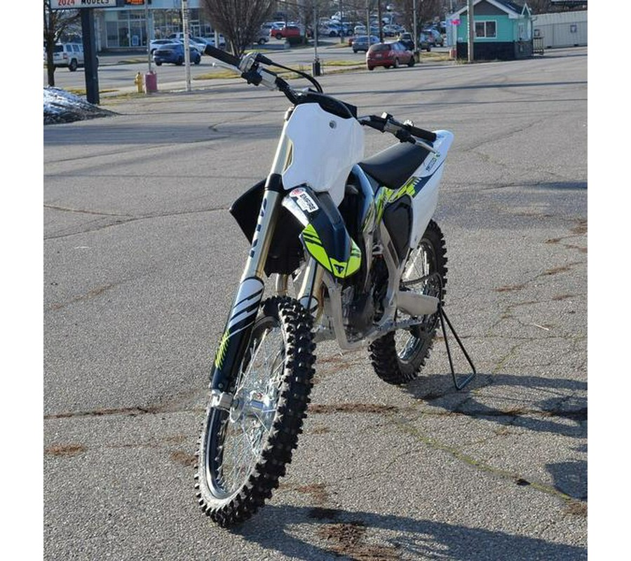 2025 Triumph TF 250-X Jet Black/Pure White