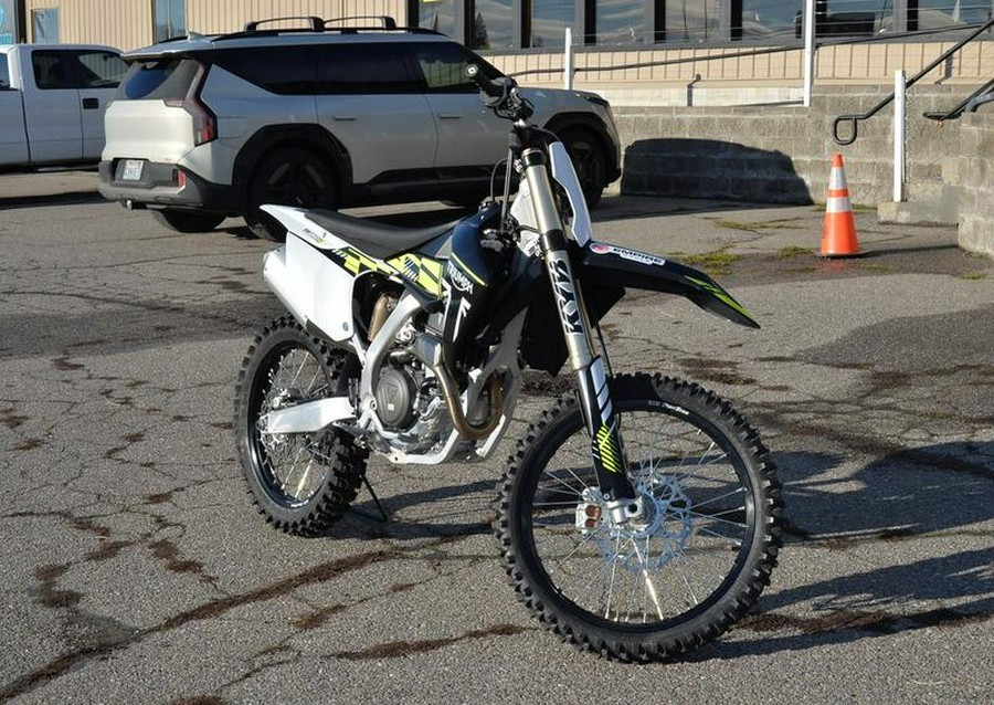 2025 Triumph TF 250-X Jet Black/Pure White