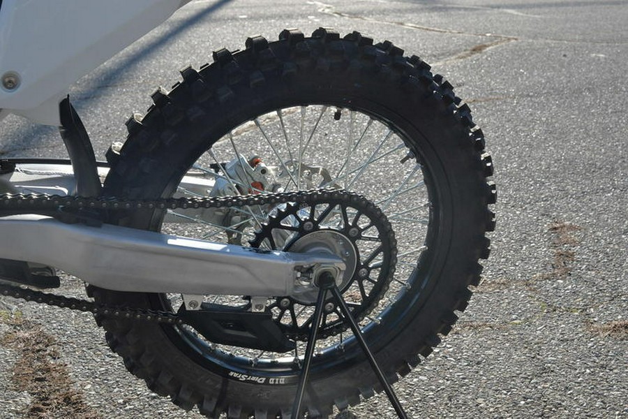 2025 Triumph TF 250-X Jet Black/Pure White