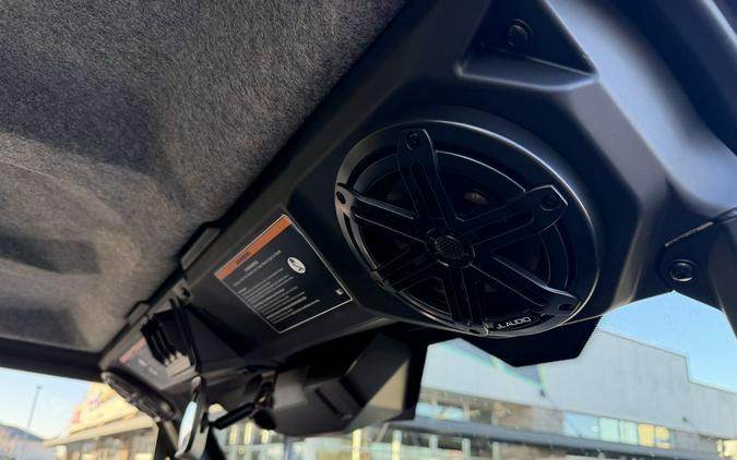 2026 Can-Am® Defender MAX Limited HD11