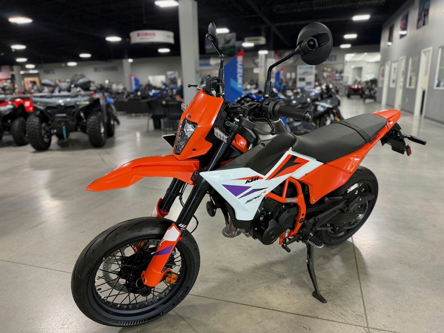 2026 KTM SMC R 390