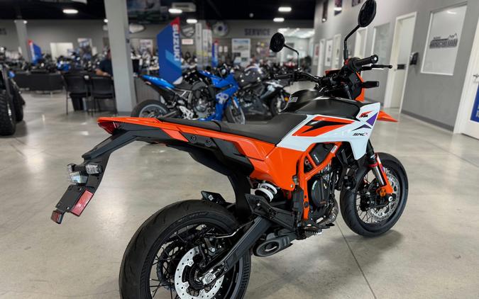 2026 KTM SMC R 390