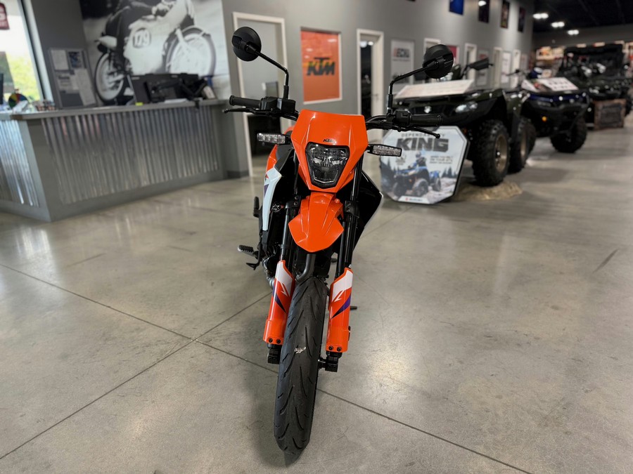 2026 KTM SMC R 390