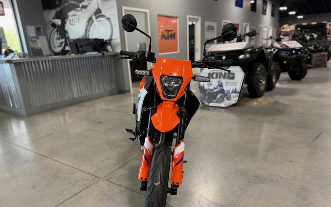2026 KTM SMC R 390