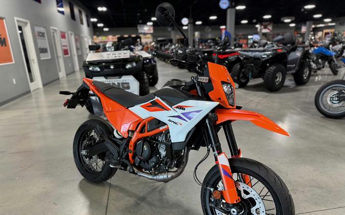 2026 KTM SMC R 390