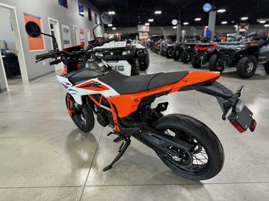 2026 KTM SMC R 390