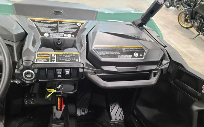 2026 Can-Am Commander DPS 700