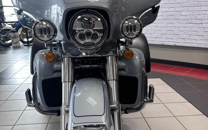 2023 Harley-Davidson® Tri Glide® Ultra Atlas Silver Metallic