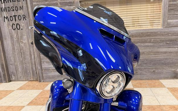 2017 Harley-Davidson® CVO™ Street Glide® Candy Cobalt/Indigo Ink with Mirror Chrome Aggressor Wheels