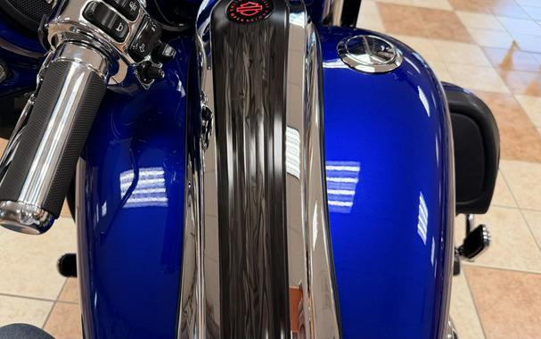 2017 Harley-Davidson® CVO™ Street Glide® Candy Cobalt/Indigo Ink with Mirror Chrome Aggressor Wheels