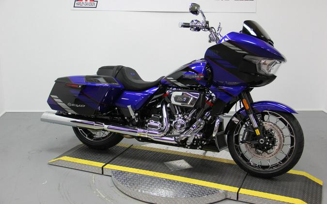 2025 Harley-Davidson CVO™ Road Glide® Blue Streak