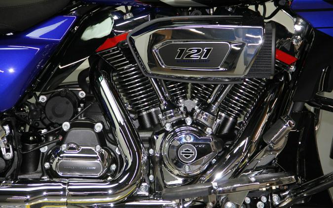 2025 Harley-Davidson CVO™ Road Glide® Blue Streak