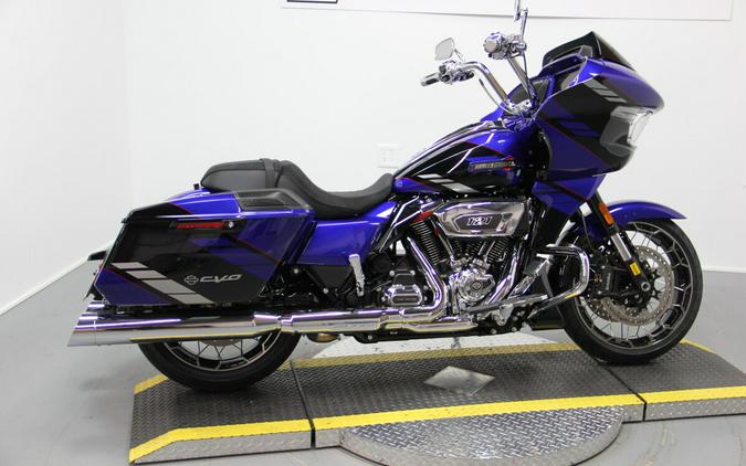 2025 Harley-Davidson CVO™ Road Glide® Blue Streak