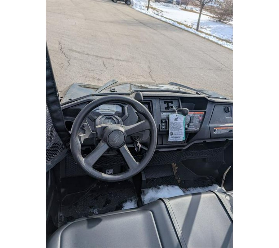 2025 Honda Pioneer 1000 Deluxe