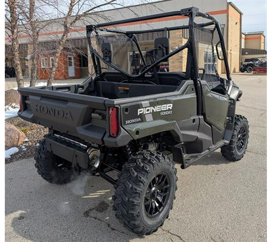 2025 Honda Pioneer 1000 Deluxe