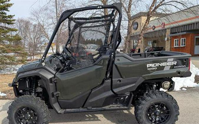 2025 Honda Pioneer 1000 Deluxe