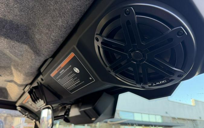 2026 Can-Am® Defender MAX Limited HD11