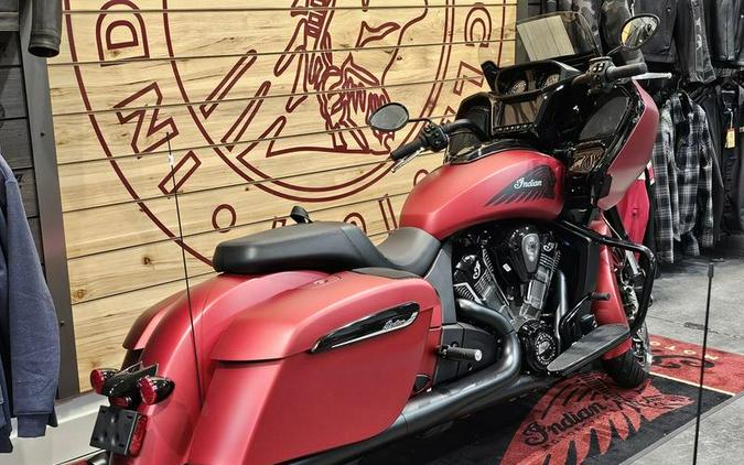 2024 Indian Motorcycle® Challenger® Dark Horse® w/PowerBand Audio Pkg Sunset Red Smoke