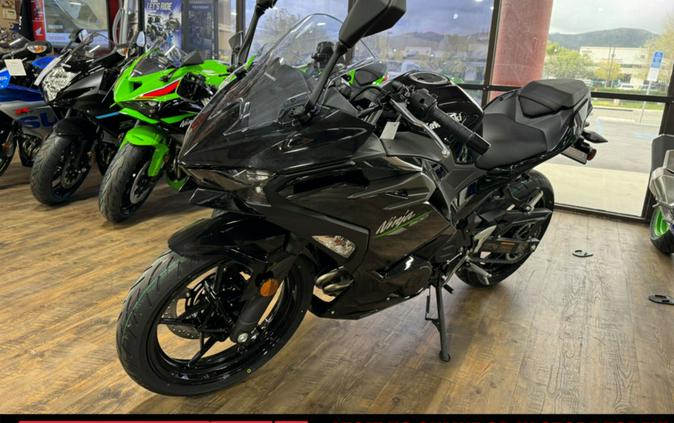 2024 Kawasaki Ninja® 500 Base