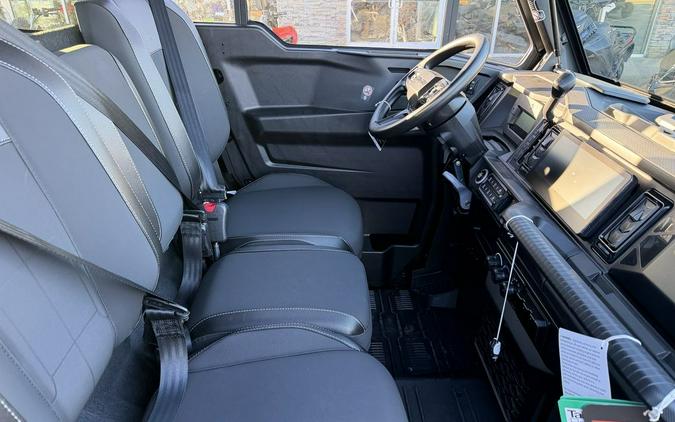 2026 Can-Am® Defender MAX Limited HD11