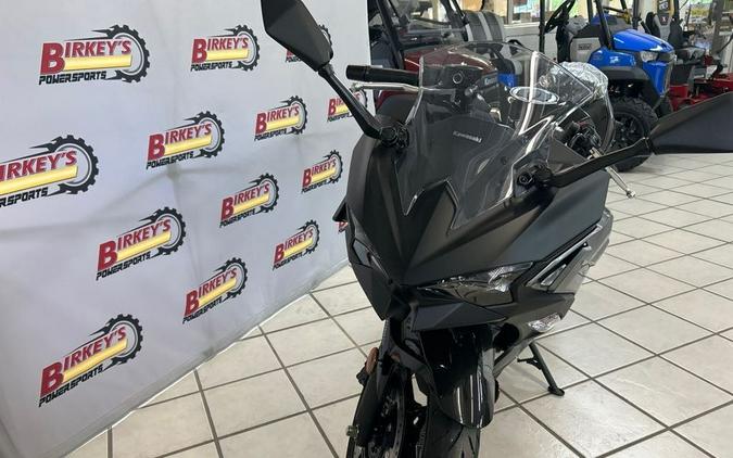 2025 Kawasaki NINJA 500 ABS METALLIC BLACK/ MOONDUST GREY