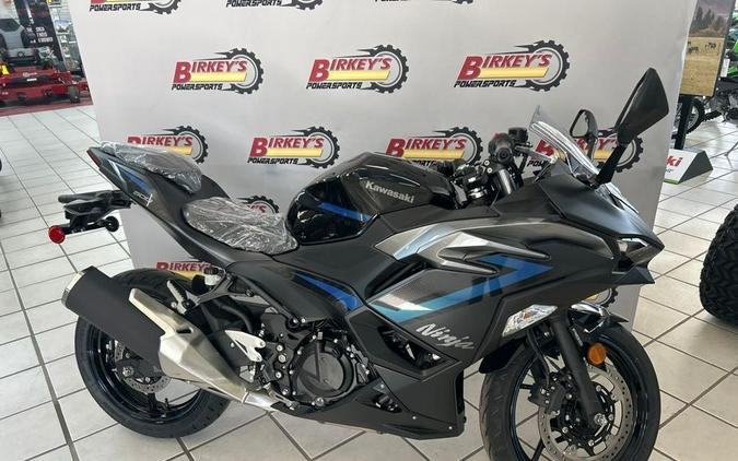 2025 Kawasaki NINJA 500 ABS METALLIC BLACK/ MOONDUST GREY