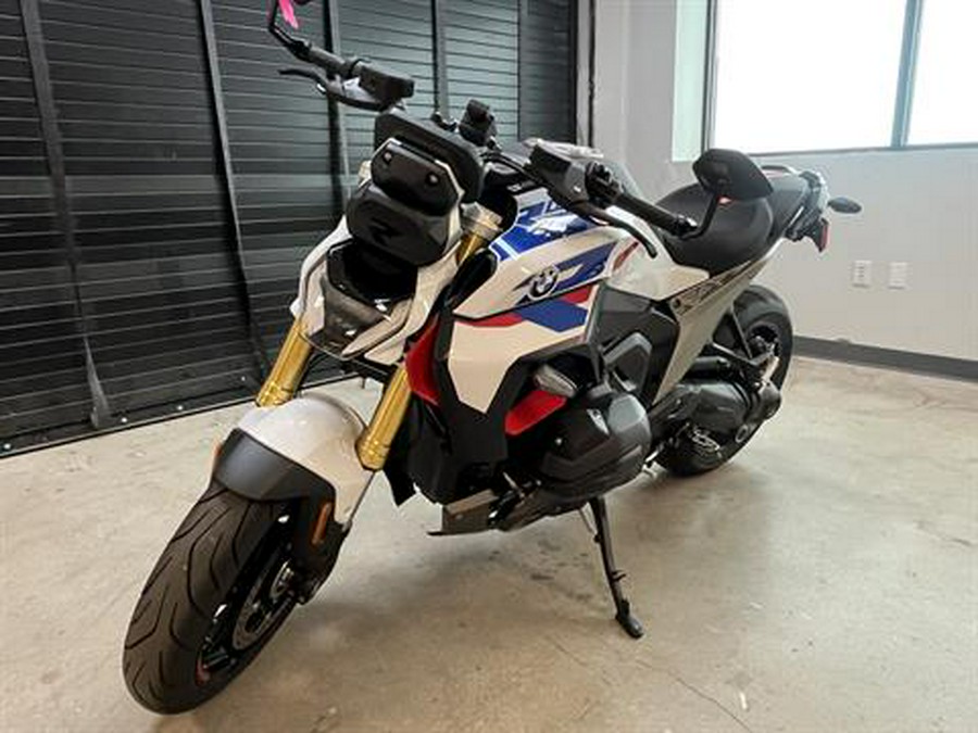 2026 BMW R 1300 R