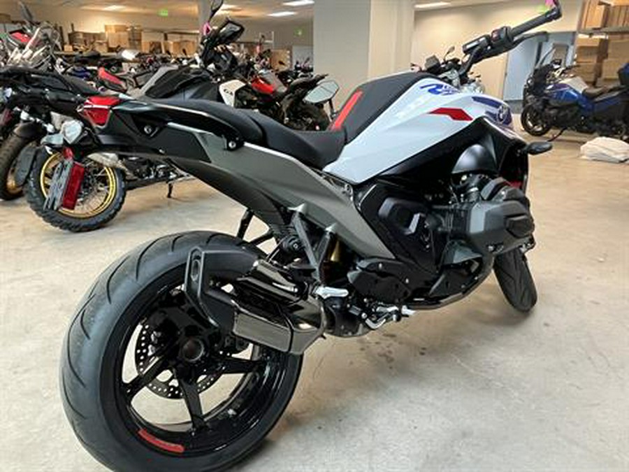 2026 BMW R 1300 R