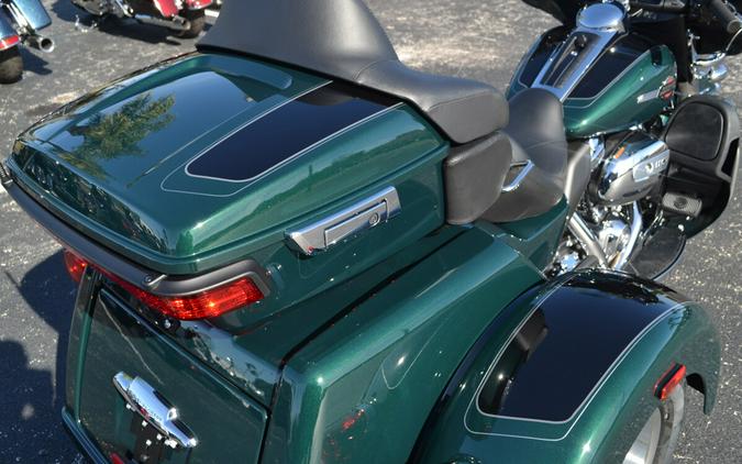 2024 Harley-Davidson Tri Glide Ultra Alpine Green / Vivid Black - FLHTCUTG