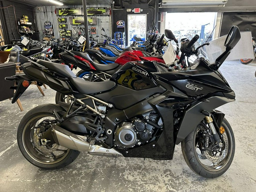 2024 Suzuki GSX-S1000GT Plus