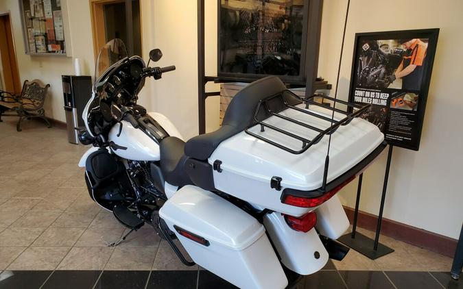 2024 Harley-Davidson Ultra Limited White Onyx Pearl - Black Finish