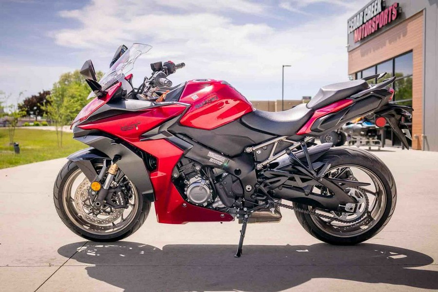 2024 Suzuki GSX-S1000GT Plus