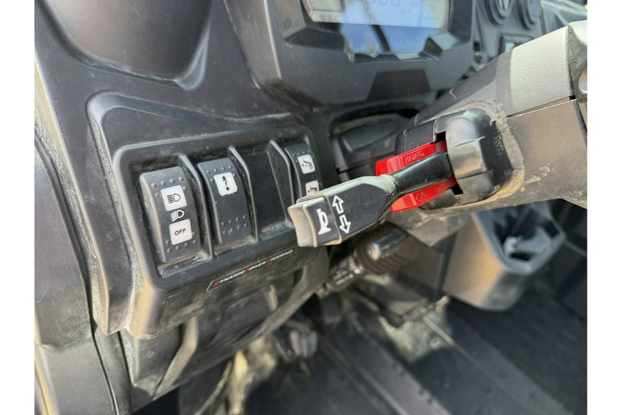 2023 SSV DEFENDER LIMITED 65 HD10 - Can-Am