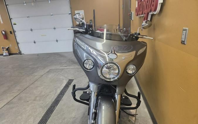 2018 Indian Chieftain Dark Horse ABS Thunder Black Smoke