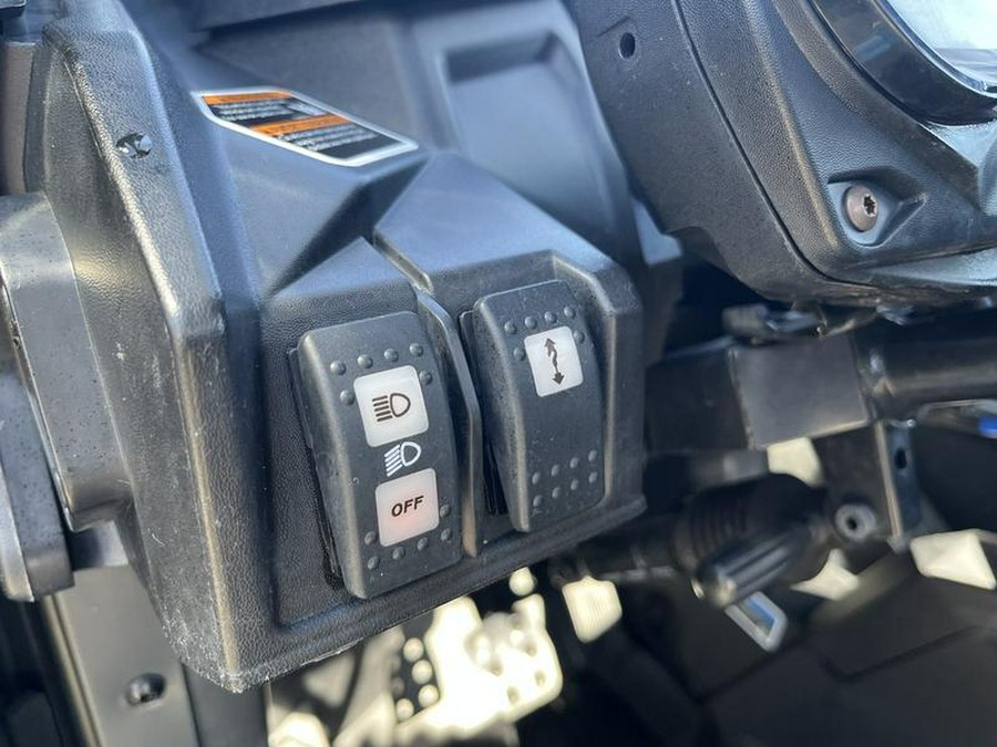 2019 Can-Am® Maverick™ Sport X RC 1000R