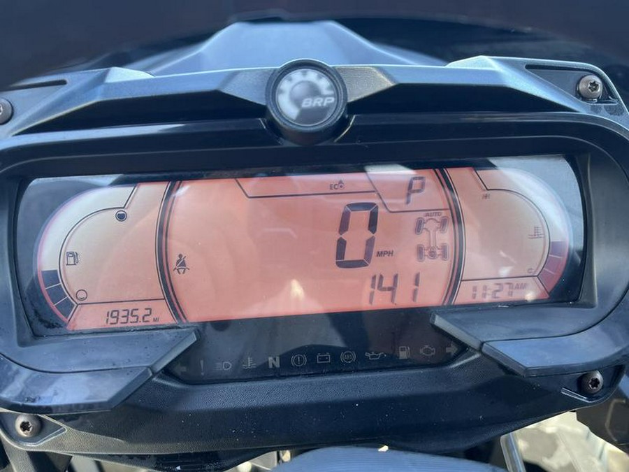 2019 Can-Am® Maverick™ Sport X RC 1000R