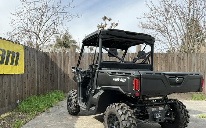 2023 Can-Am Defender