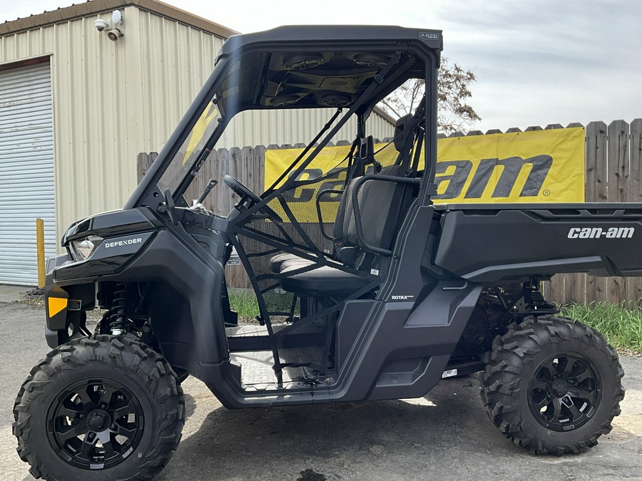 2023 Can-Am Defender