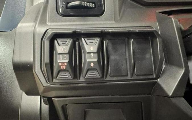 2026 Can-Am Defender XT CAB HD11