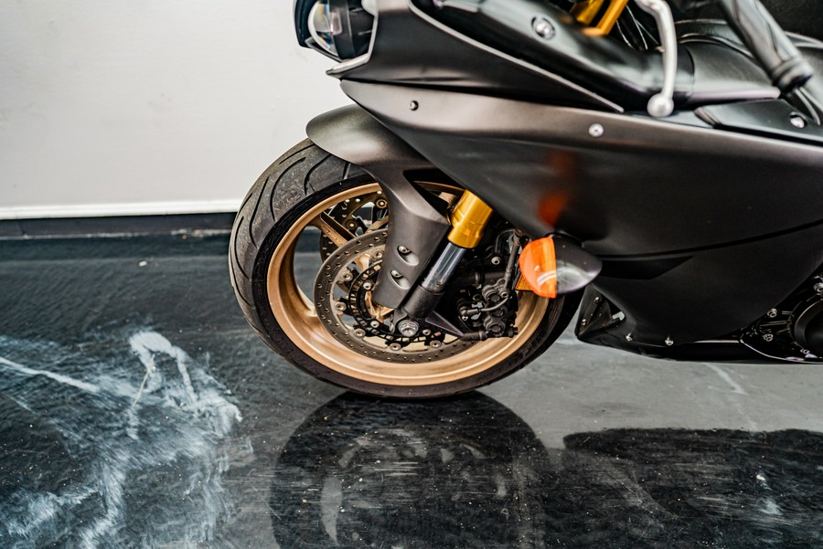 2014 Yamaha Motor Corp., USA YZF-R1