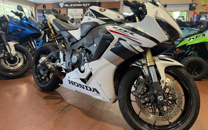 2025 Honda CBR1000RR Base