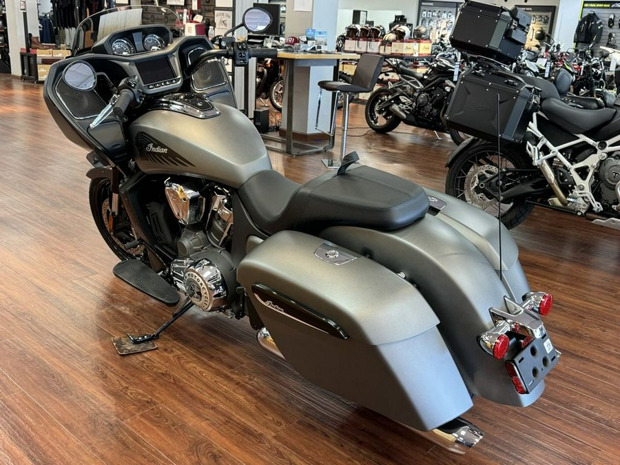 2024 Indian Motorcycle® Challenger® Titanium Smoke