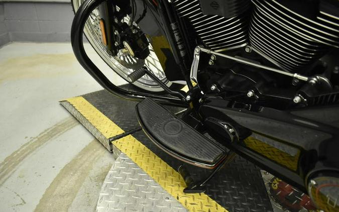 2021 Harley-Davidson® FLHCS - Heritage Classic 114