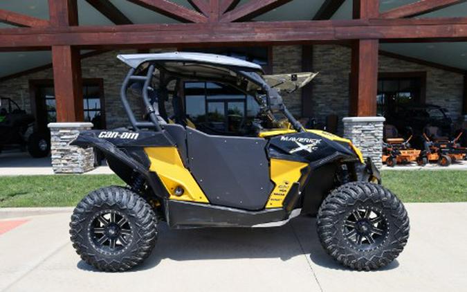 2014 Can-Am Maverick™ X® xc DPS™ 1000R